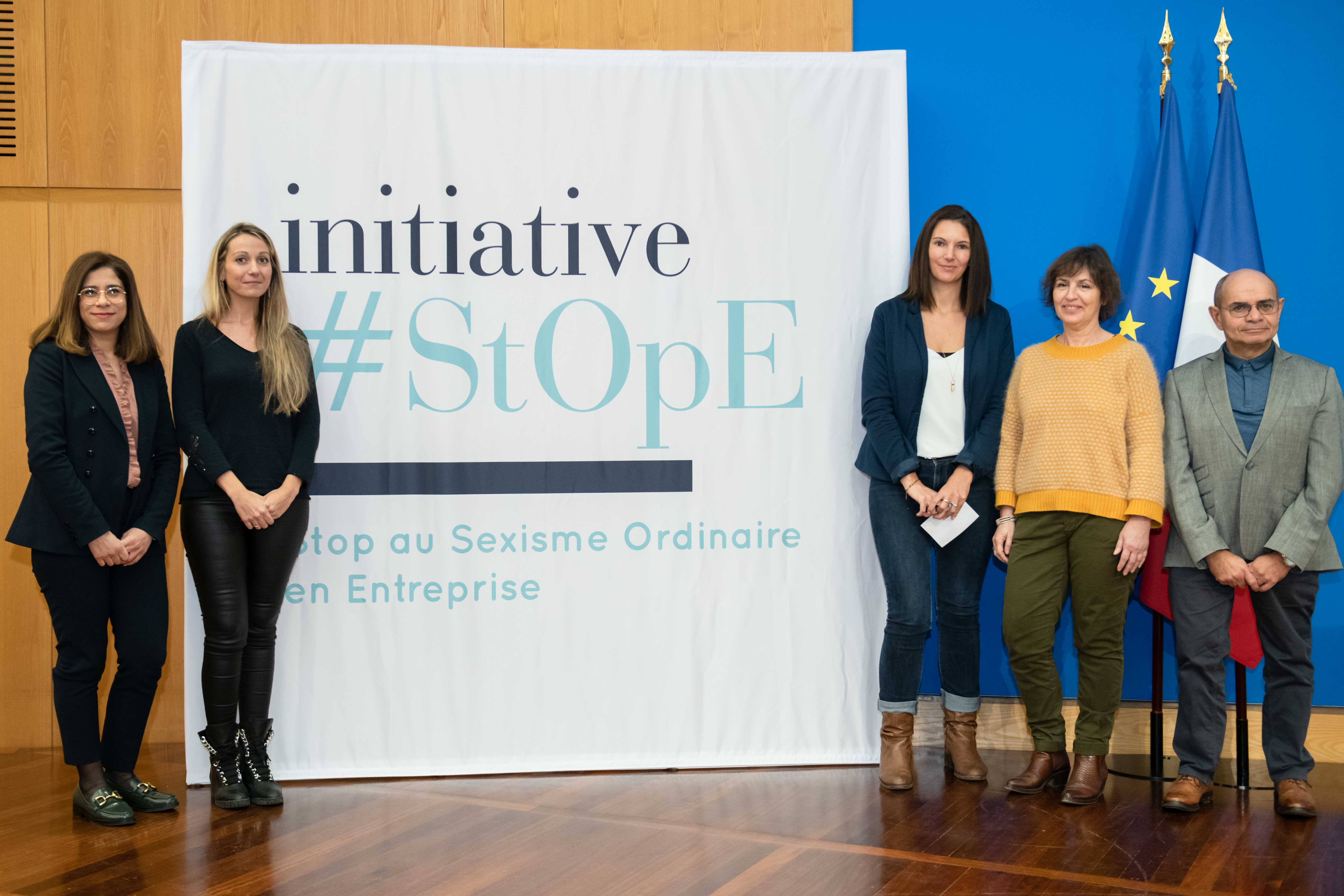 Photo de groupe avec les portes-paroles de groupes de travail